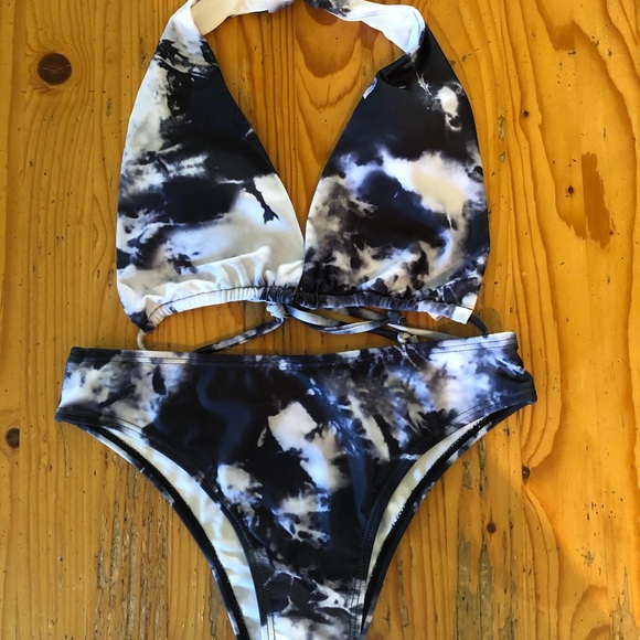 Caela Bikini - Picture 6 of 7